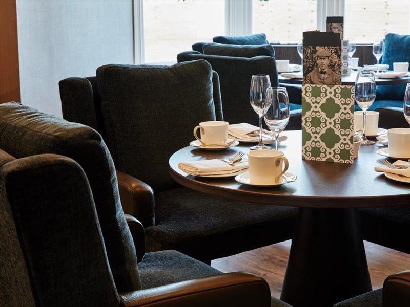 Oddfellows On The Park Cheadle  Exteriör bild The interior of the lounge