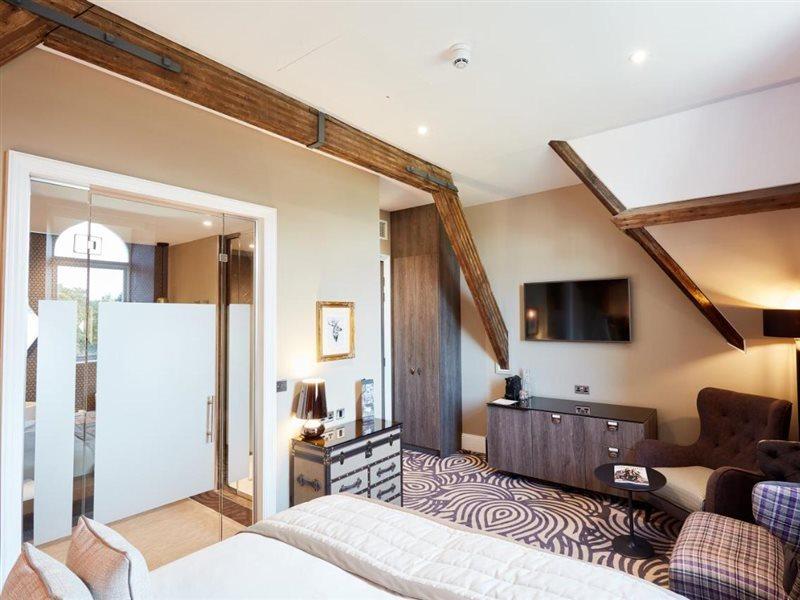 Oddfellows On The Park Cheadle  Exteriör bild Suite at the Hotel de la Tour