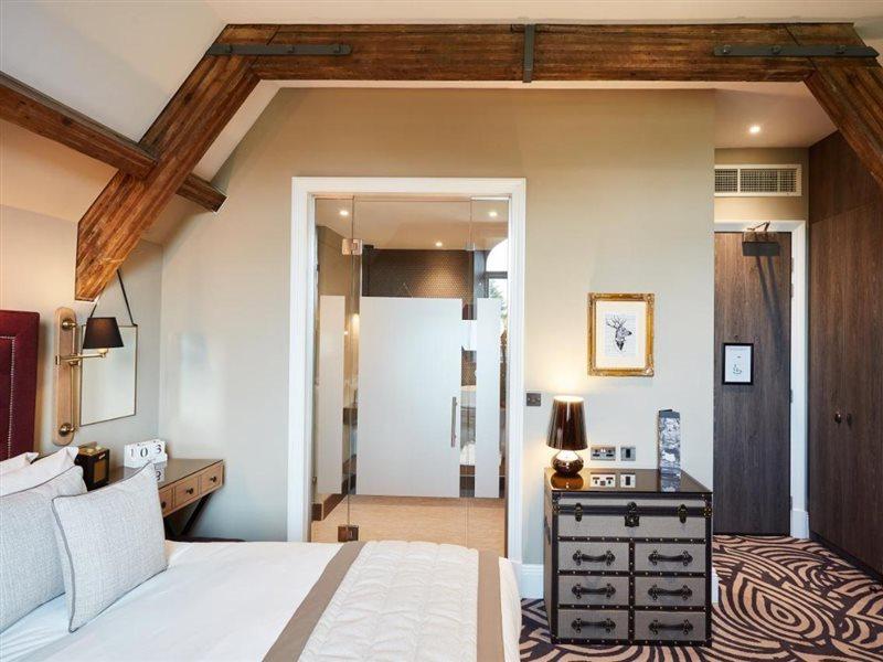 Oddfellows On The Park Cheadle  Exteriör bild A room at the hotel