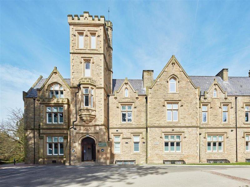 Oddfellows On The Park Cheadle  Exteriör bild The former school building