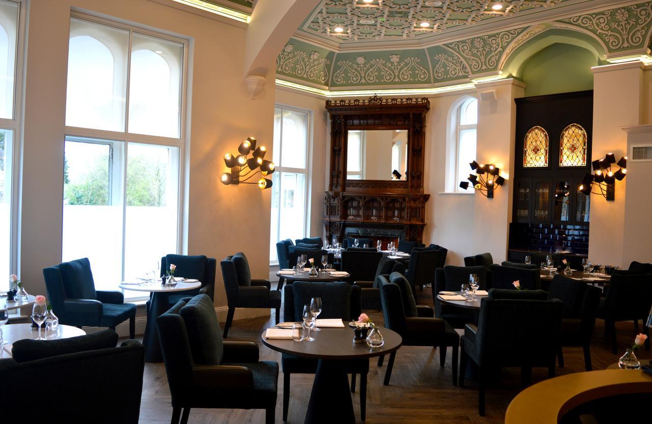 Oddfellows On The Park Cheadle  Exteriör bild Interior of the restaurant
