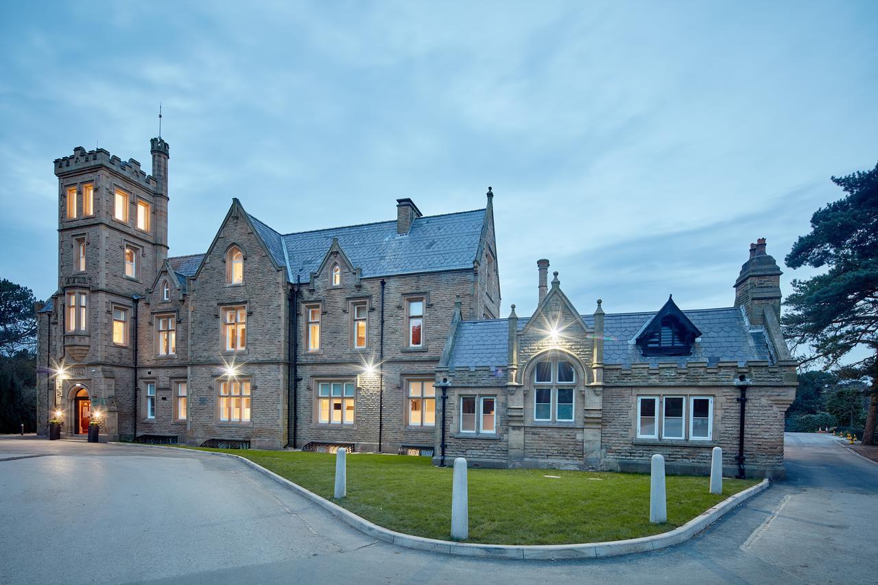 Oddfellows On The Park Cheadle  Exteriör bild The former school buildings at night