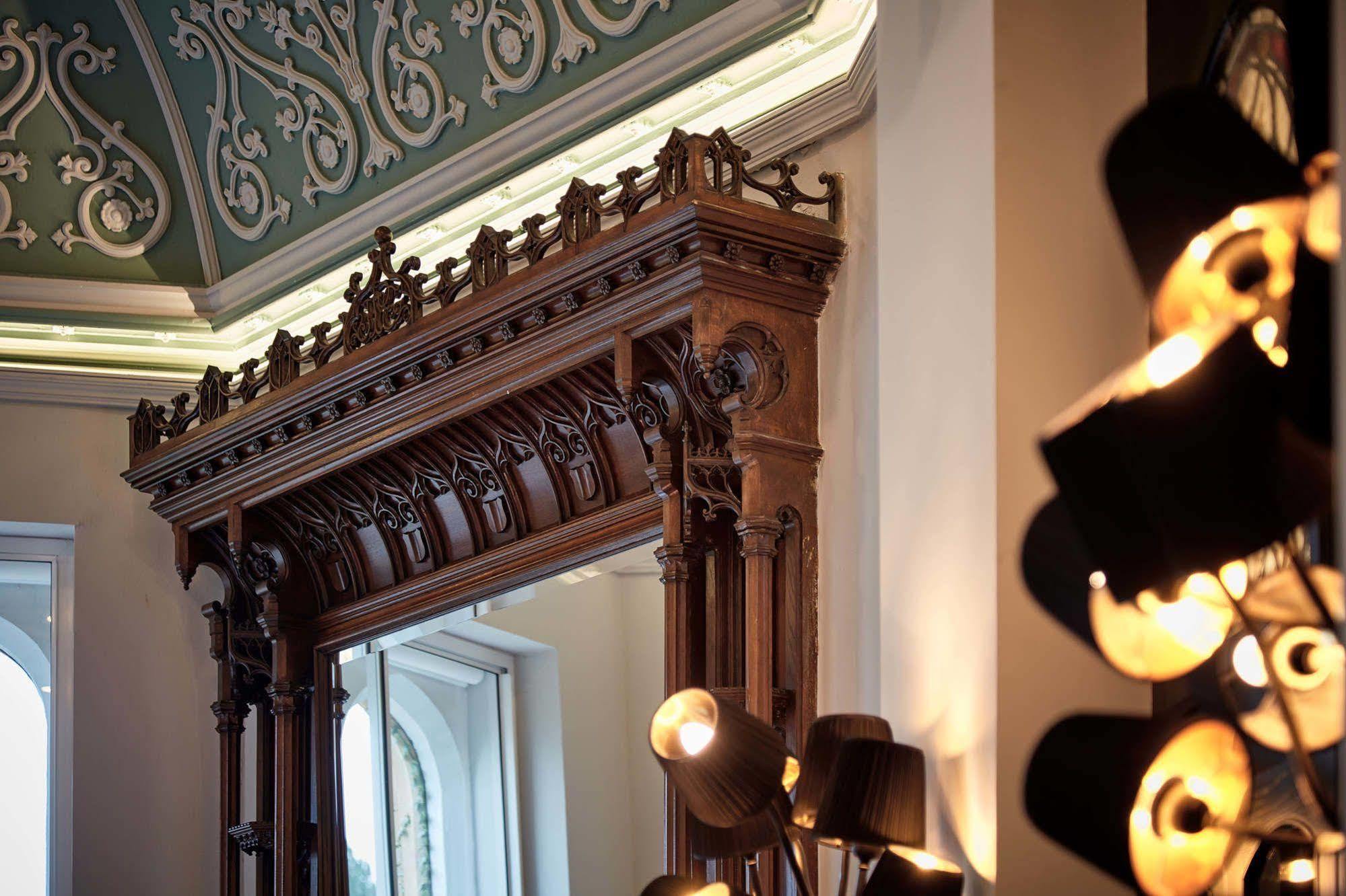 Oddfellows On The Park Cheadle  Exteriör bild The interior of the hotel