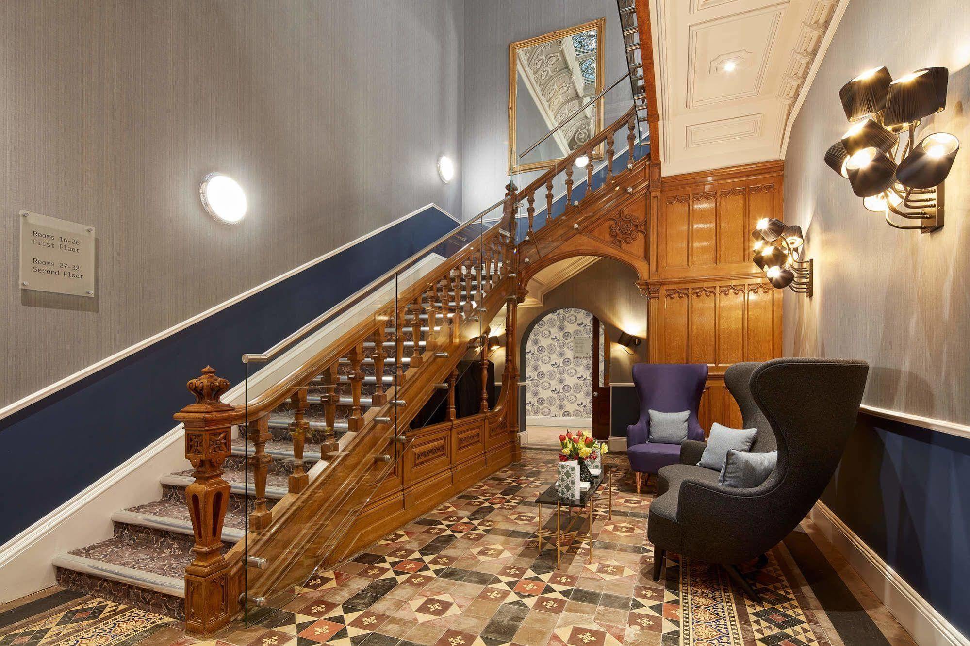 Oddfellows On The Park Cheadle  Exteriör bild The staircase