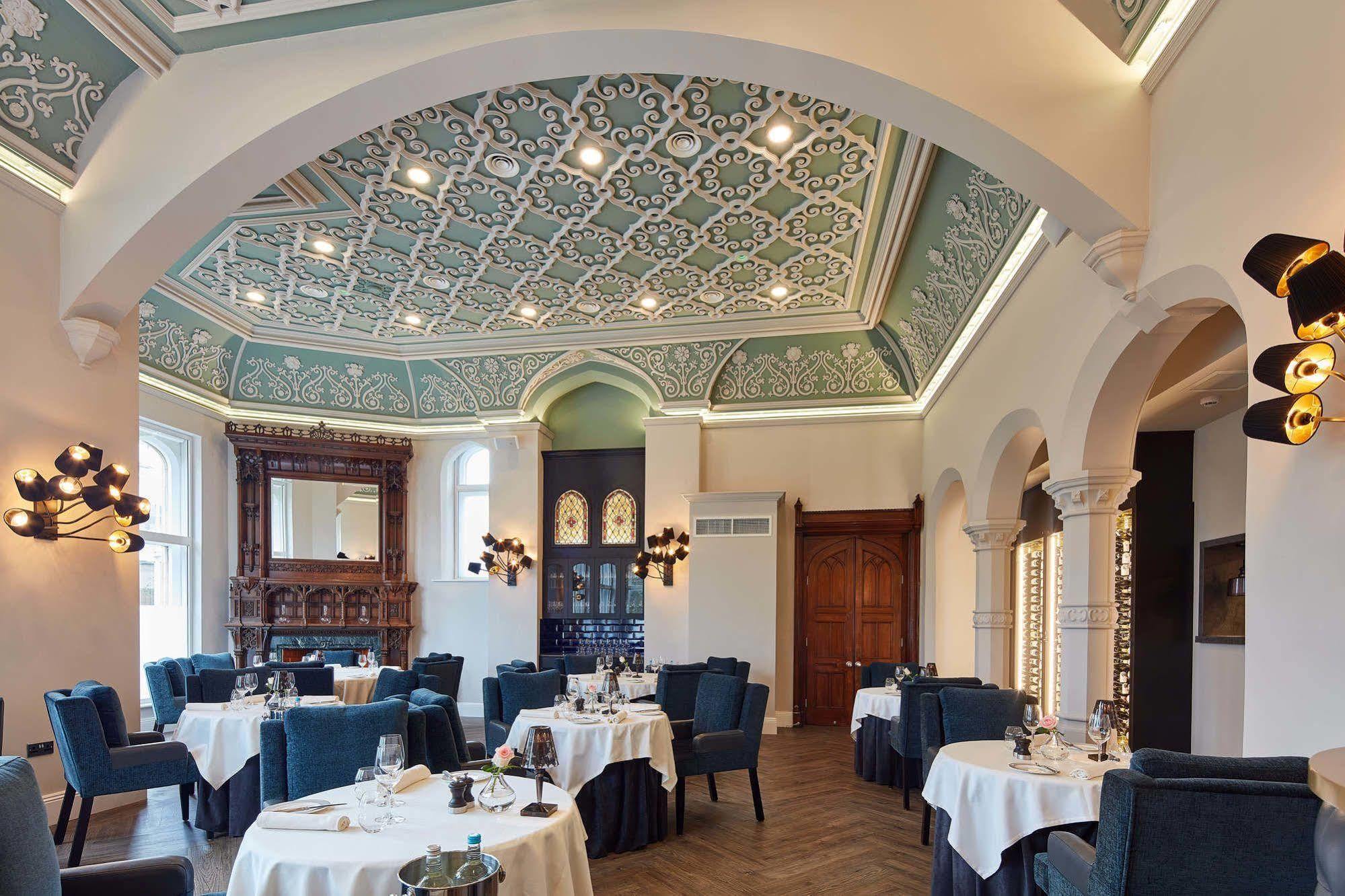 Oddfellows On The Park Cheadle  Exteriör bild The interior of the restaurant